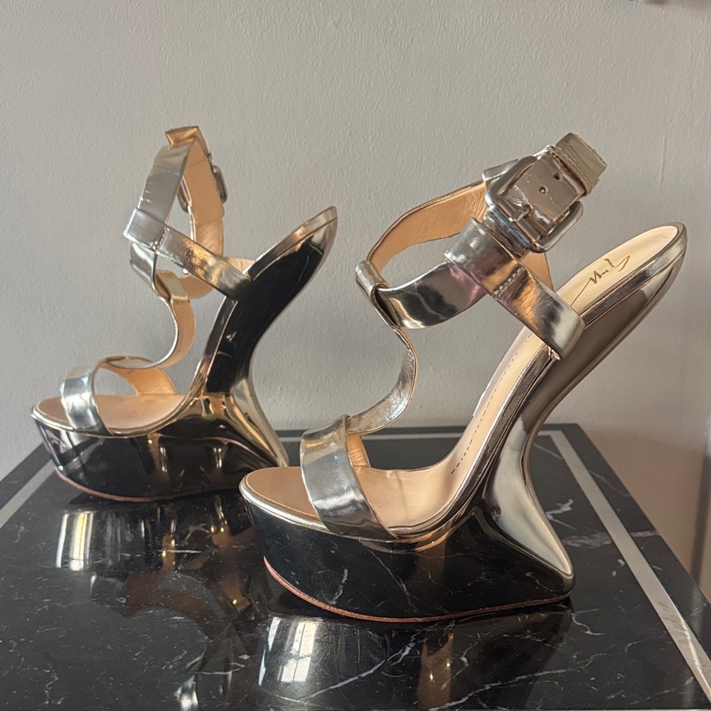 Giuseppe Zanotti Jem Curve Champagne Gold Mirror Platform Sandal Wedges 39.5